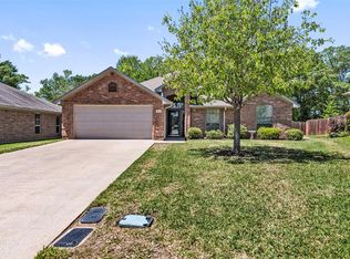 2548 Meadowland Ct, Tyler, TX 75707
