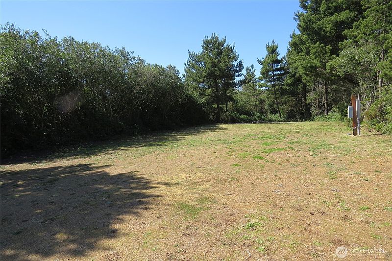 3rd image of 319 Sand Dune Avenue NW