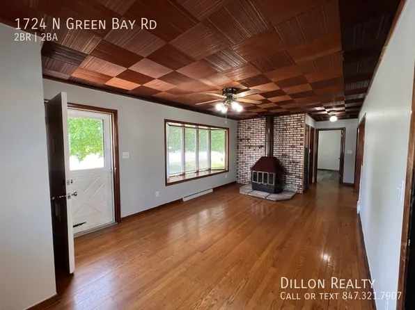 1724 N Green Bay Rd, North Chicago, IL 60064