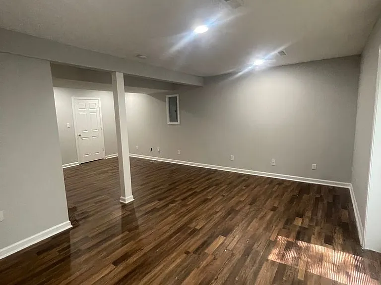 1215 Overton Ln — Photo 11