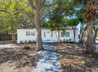1062 NE Rio Ave, Jensen Beach, FL 34957