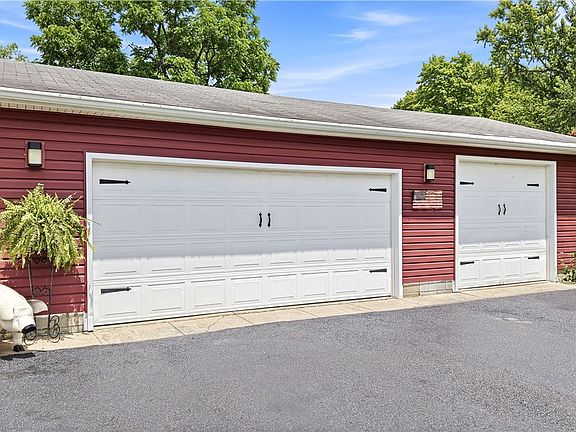 3rd image of 16728 Parkview Ave