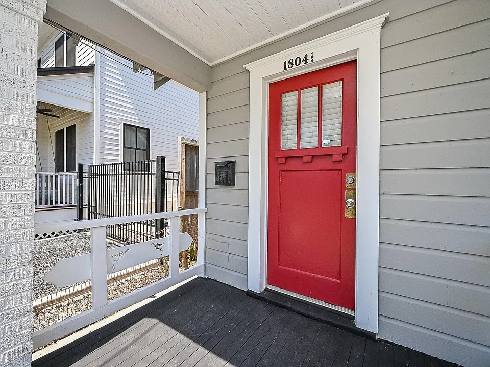 1804 1/2 Summer St