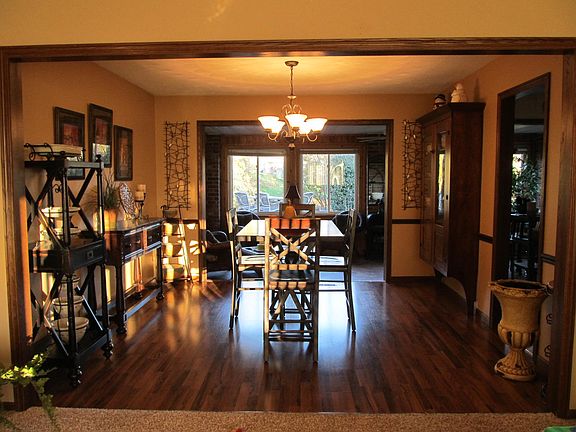 4th image of 49601 Katherine Dr