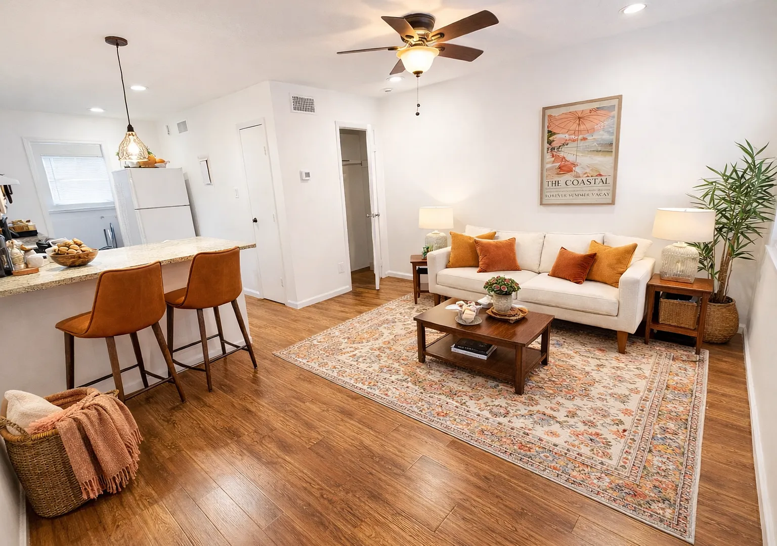 True 1 Bedroom Overlooking Doak Campbell — Photo 1