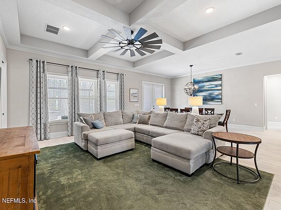 3rd image of 216 OXBRIDGE Way
