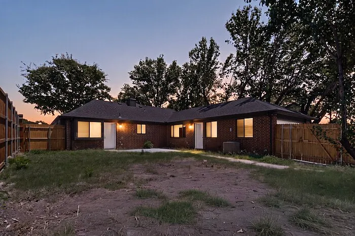 3701 University Dr — Photo 43