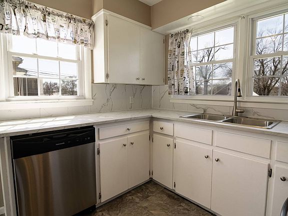 5th image of 601 S Polk St