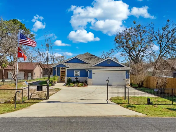 682 STUART RD, Adkins, TX 78101