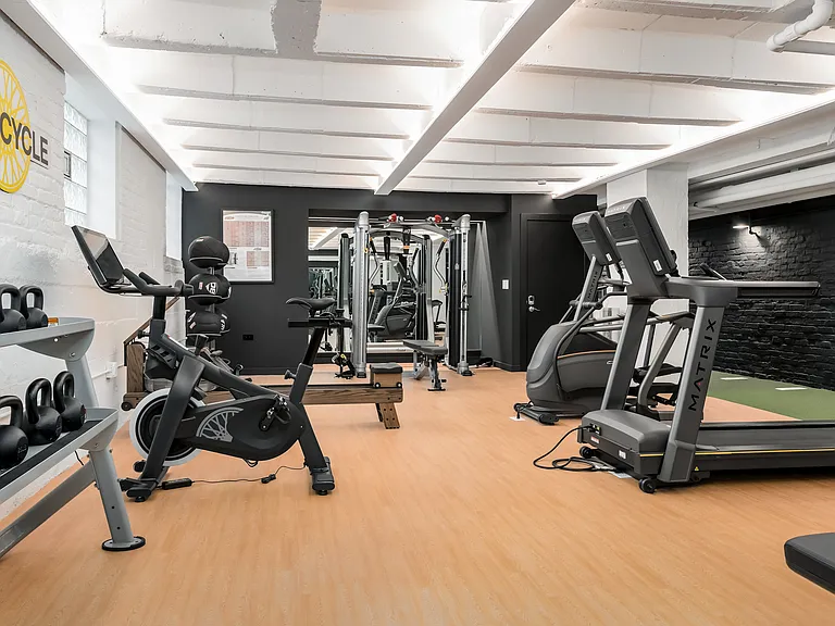 444 W. St. James Pl. — Photo 3