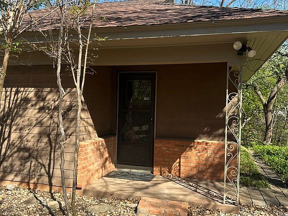 2nd image of 1133 S Leggett Dr #B