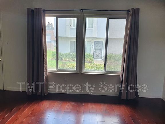 5th image of 7648 La Mancha Way