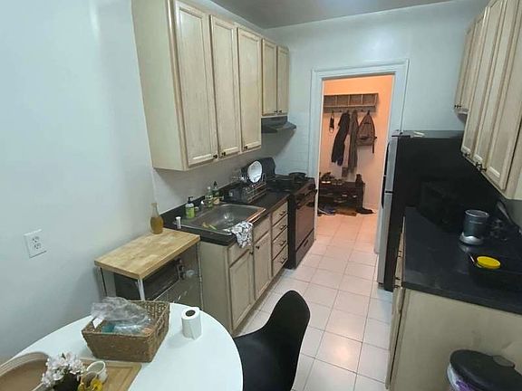 4th image of 28-08 35th St #D3