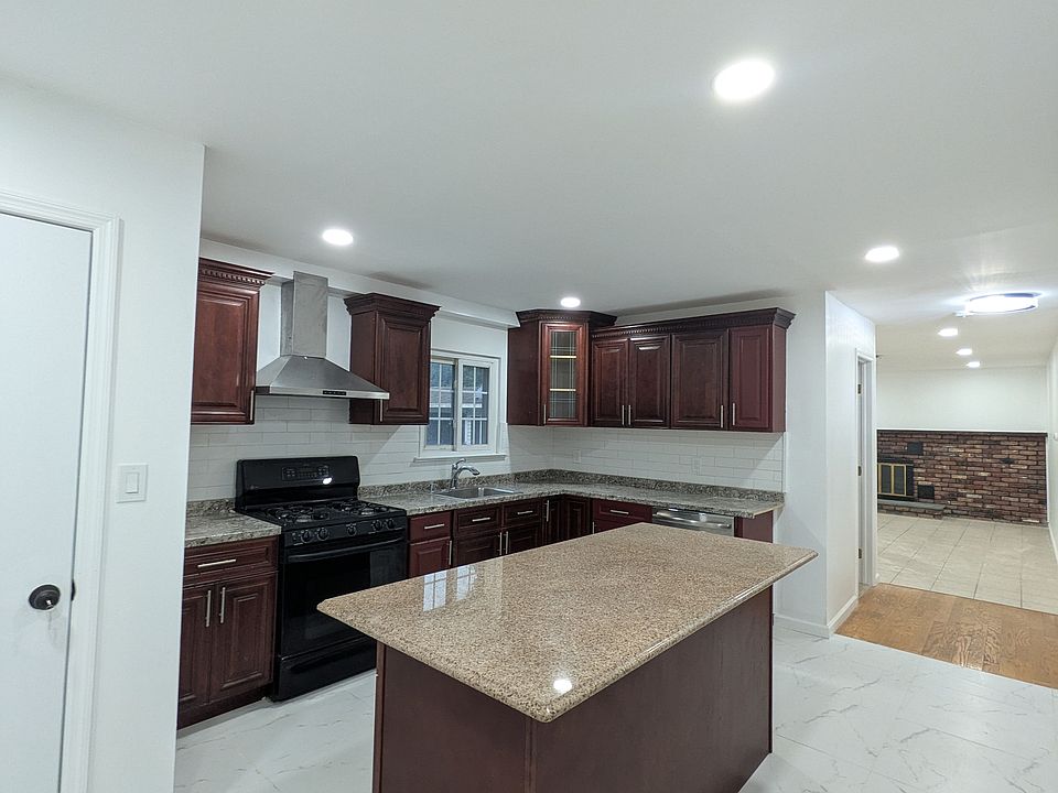 1st image of 4 Monika Ct