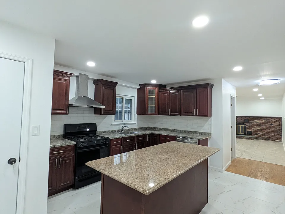4 Monika Ct