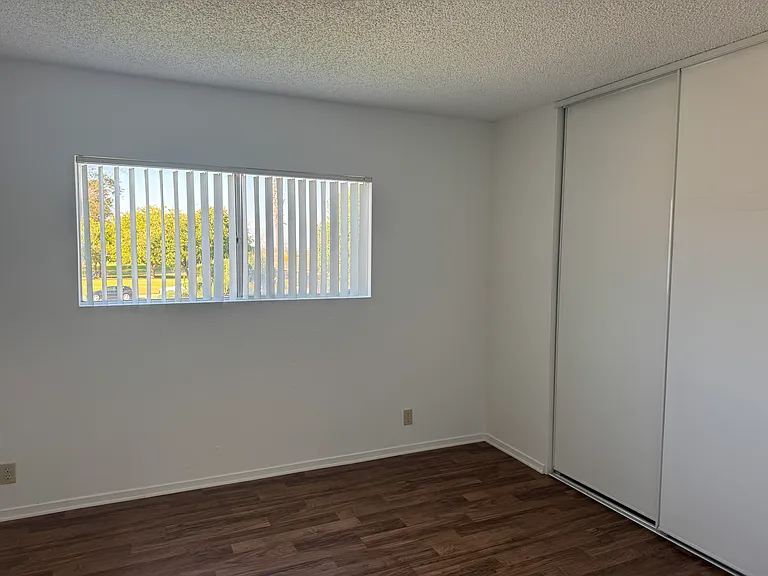 Huntington Harbour Villas — Photo 16