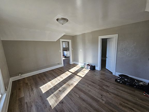 5th image of 1328 6th Ave #Ave2