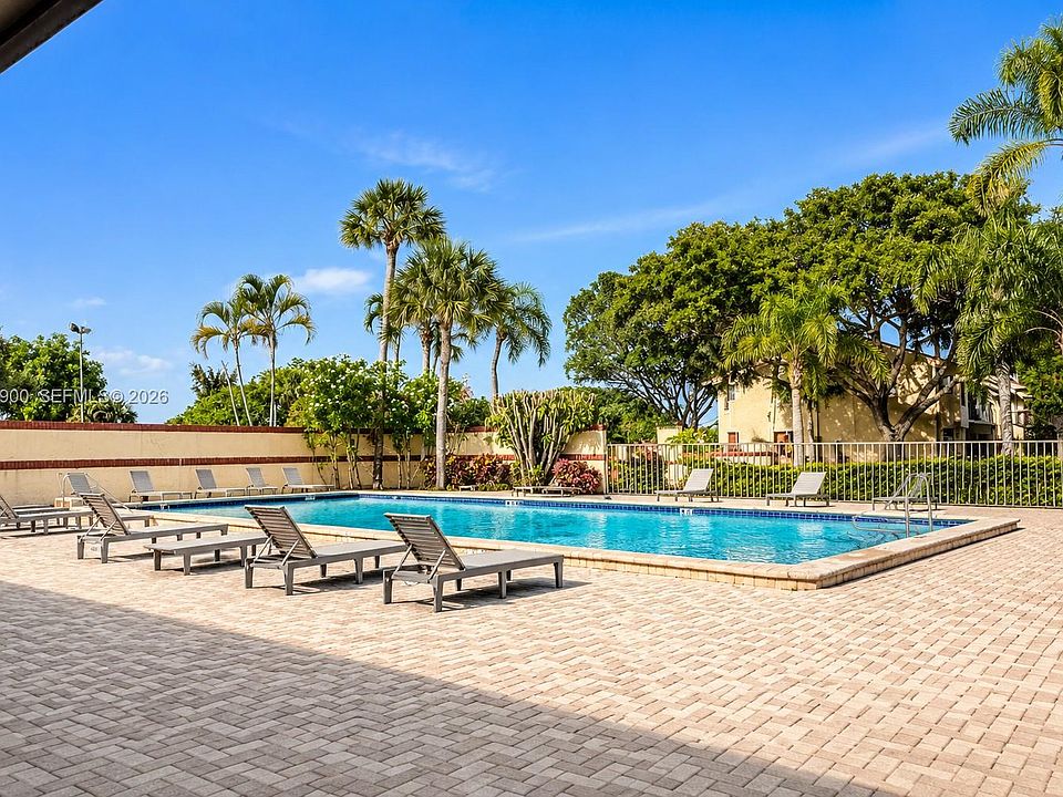 1st image of 6585 Somerset Dr APT 103