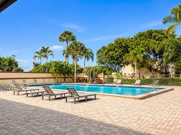 6585 Somerset Dr, Boca Raton, FL