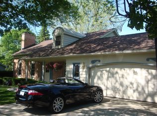 427 Susan Ln, Thiensville, WI 53092