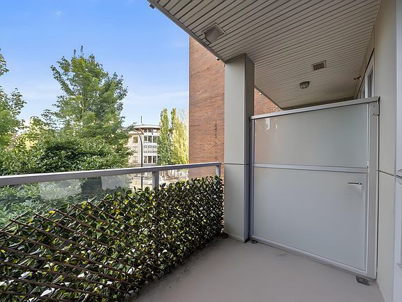 5th image of 1621 Hamilton Ave #214