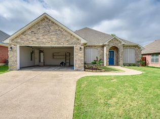 818 Elbe Dr, Arlington, TX 76001