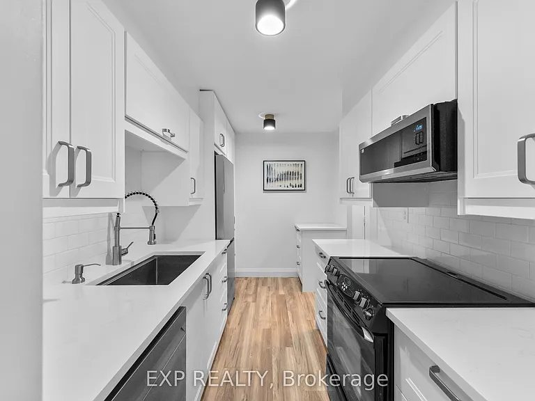 1964 Main St W #901 — Photo 8