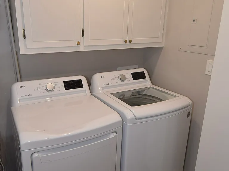 743 Newberry Dr — Photo 18