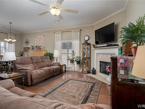 5th image of 595 Camille Ln