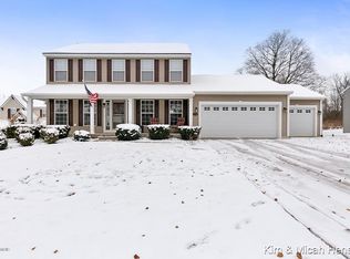 2851 Sunset Ridge Ct NE, Rockford, MI 49341