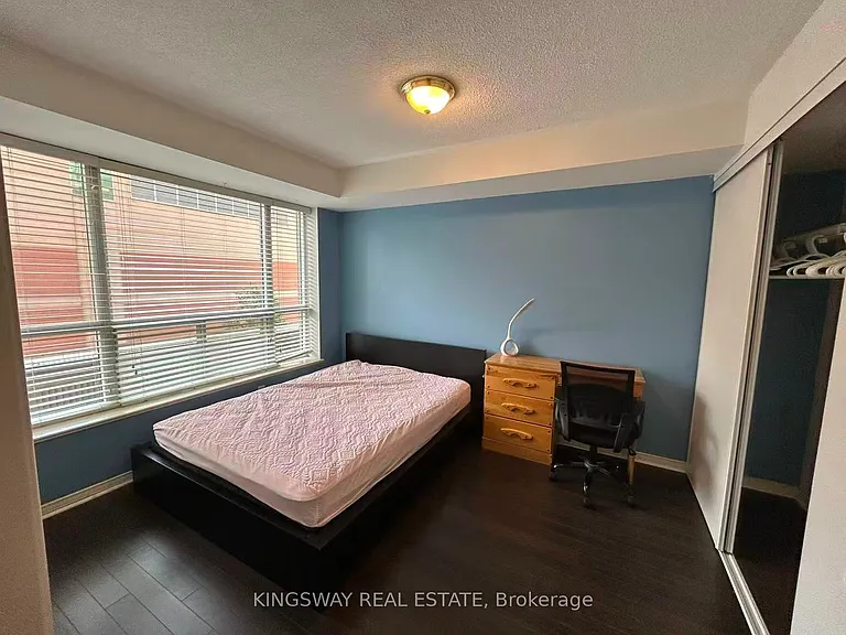 887 Bay St #301 — Photo 12