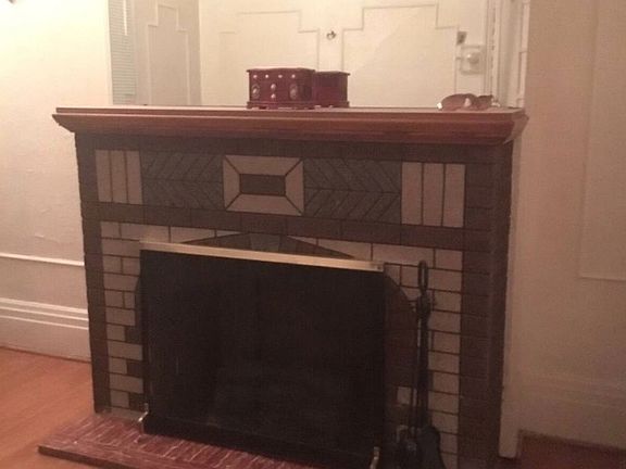 3rd image of 132 Grace St