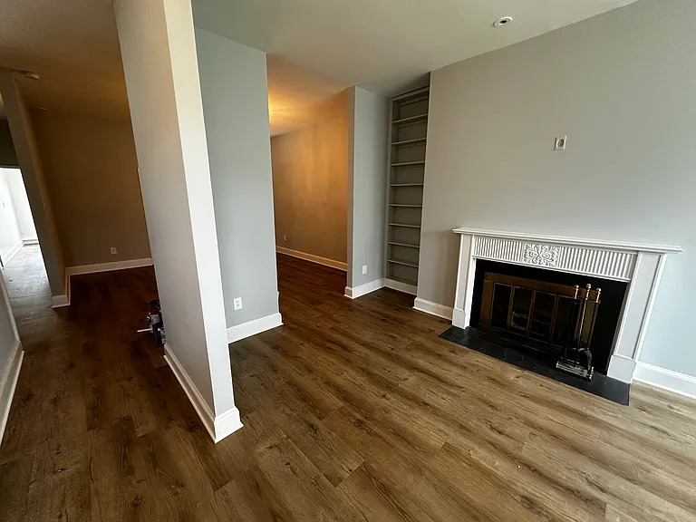 306 E St NE — Photo 10