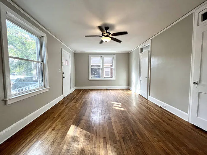 319 Howard St — Photo 47