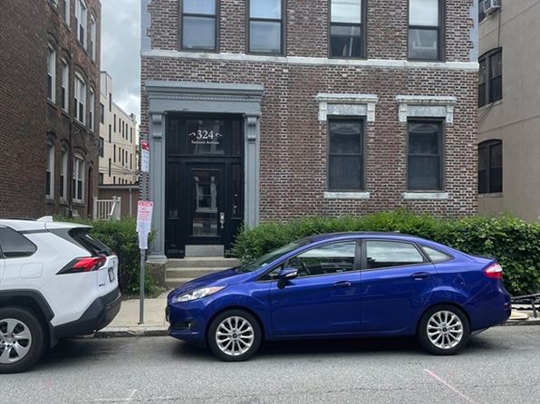 324 Summit Ave #3