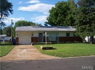 755 Northmoor Dr, Florissant, MO 63033