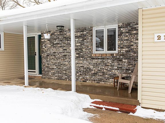 3rd image of 210 Vista Ct