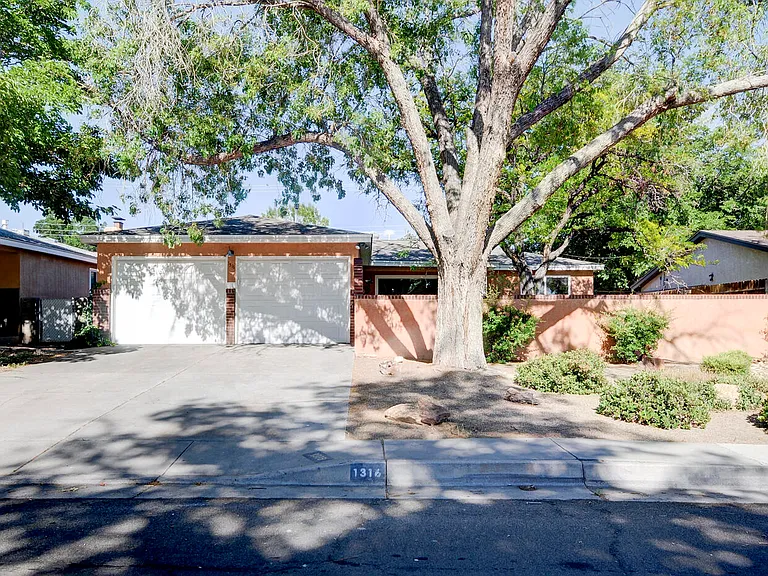 1316 Espejo St NE — Photo 1
