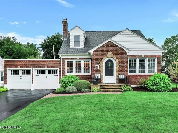 31 Center View Drive, Troy, NY 12180