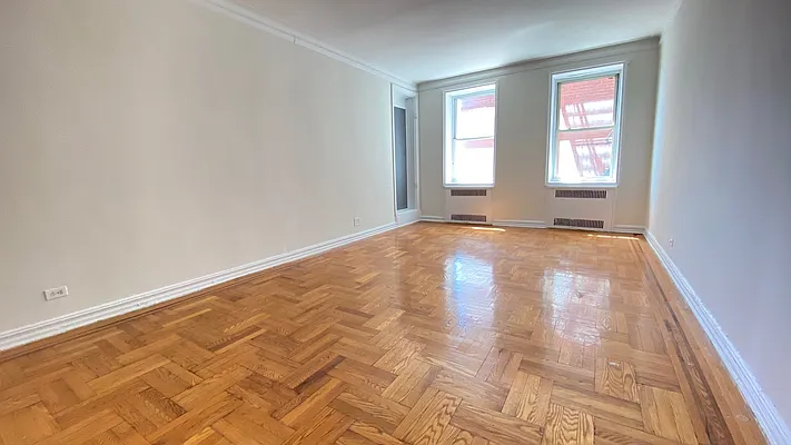 Rented by Contact Realty | media 21