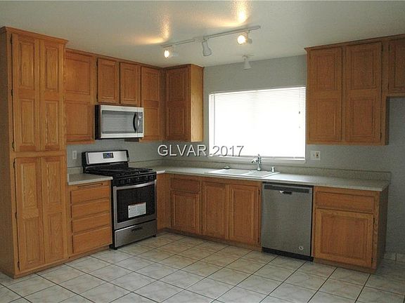 4th image of 1304 Lucky St