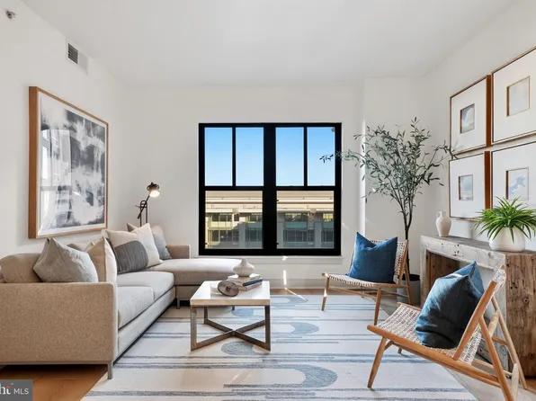 910 M St NW APT 803, Washington, DC 20001