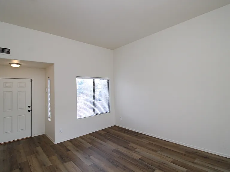 7308 S 37th Gln — Photo 14