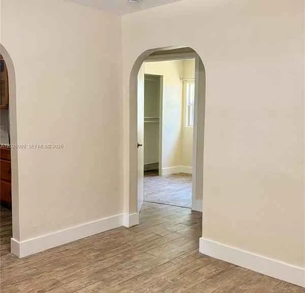 1251 NW 29th Ter — Photo 3