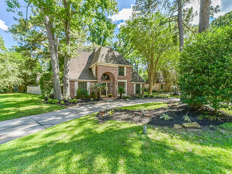 3910 Misty Gardens Ct — Photo 3