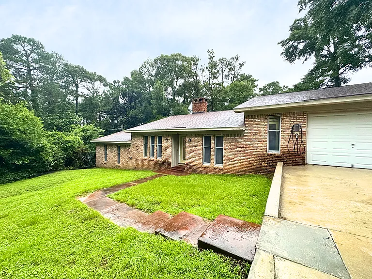 662 Ridgewood Dr — Photo 4