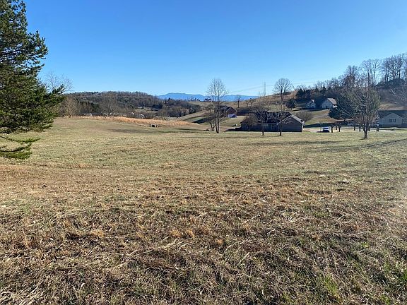 3rd image of 31 Sugarwood Dr