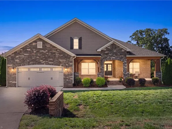 8107 Ridgeback Ct, Stokesdale, NC 27357