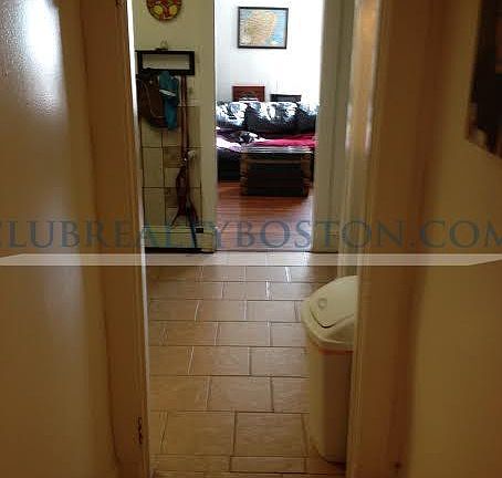 5th image of 38 Bartlett Cres #1