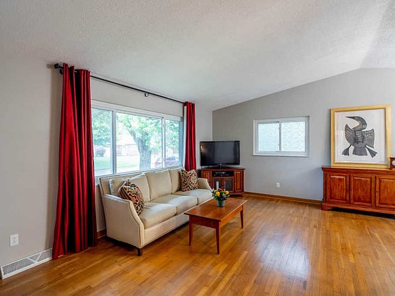 5th image of 946 Havendale Dr